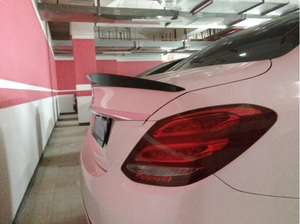 Mercedes-Benz C class W205 C180 C200 C250 C300 C350 C450 4 Door 2015 2016 Rear Spoiler Trunk Boot Wings Carbon Fiber